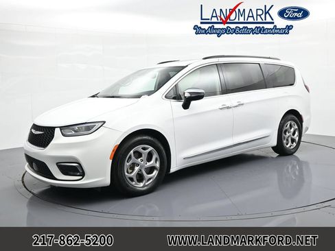 Used 2023 Chrysler Pacifica Limited FWD image 1