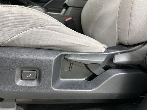 Used 2025 Toyota Tacoma SR5 RWD image 15