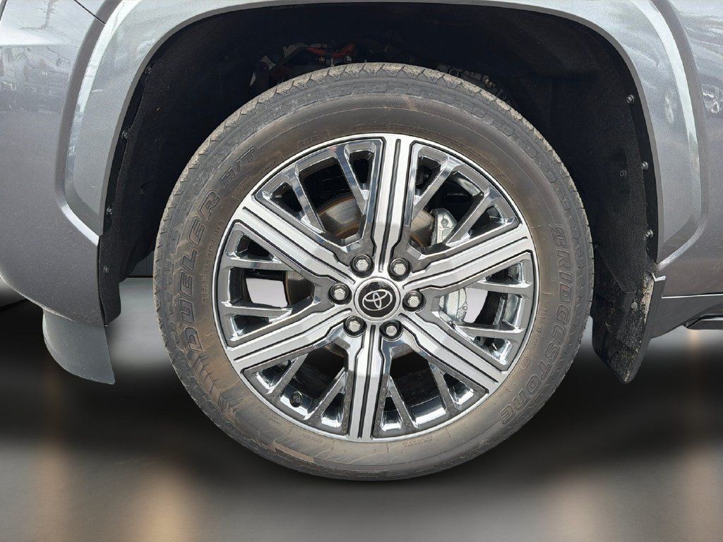 Used 2024 Toyota Sequoia Capstone AWD/4WD image 10
