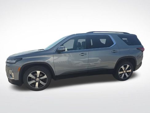 Used 2023 Chevrolet Traverse LT w/ LT Premium Package AWD/4WD image 4