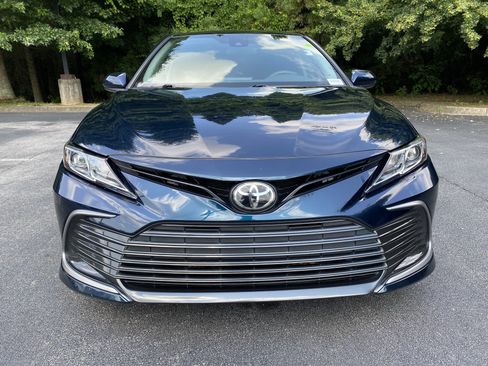 Used 2021 Toyota Camry LE FWD image 3