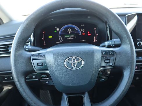 Used 2025 Toyota Camry LE image 17