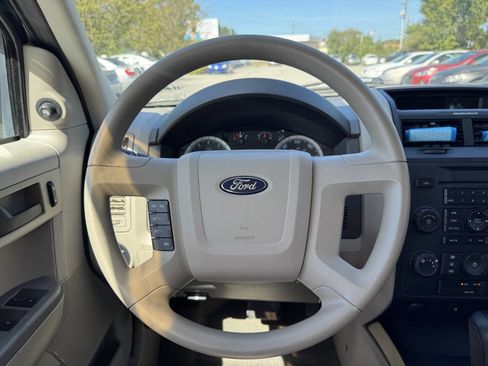 Used 2010 Ford Escape XLS image 15