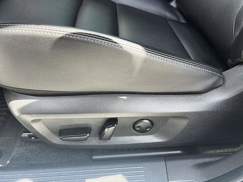 Certified 2025 Nissan Rogue SL FWD image 21