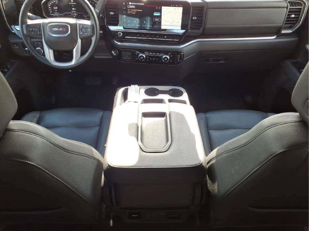Used 2025 GMC Sierra 1500 SLT RWD image 10