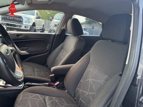 Used 2013 Ford Fiesta SE image 12