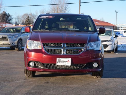 Used 2020 Dodge Grand Caravan SXT w/ Rear Park Assist Package image 8
