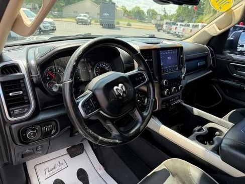 Used 2019 RAM 1500 Laramie AWD/4WD image 5
