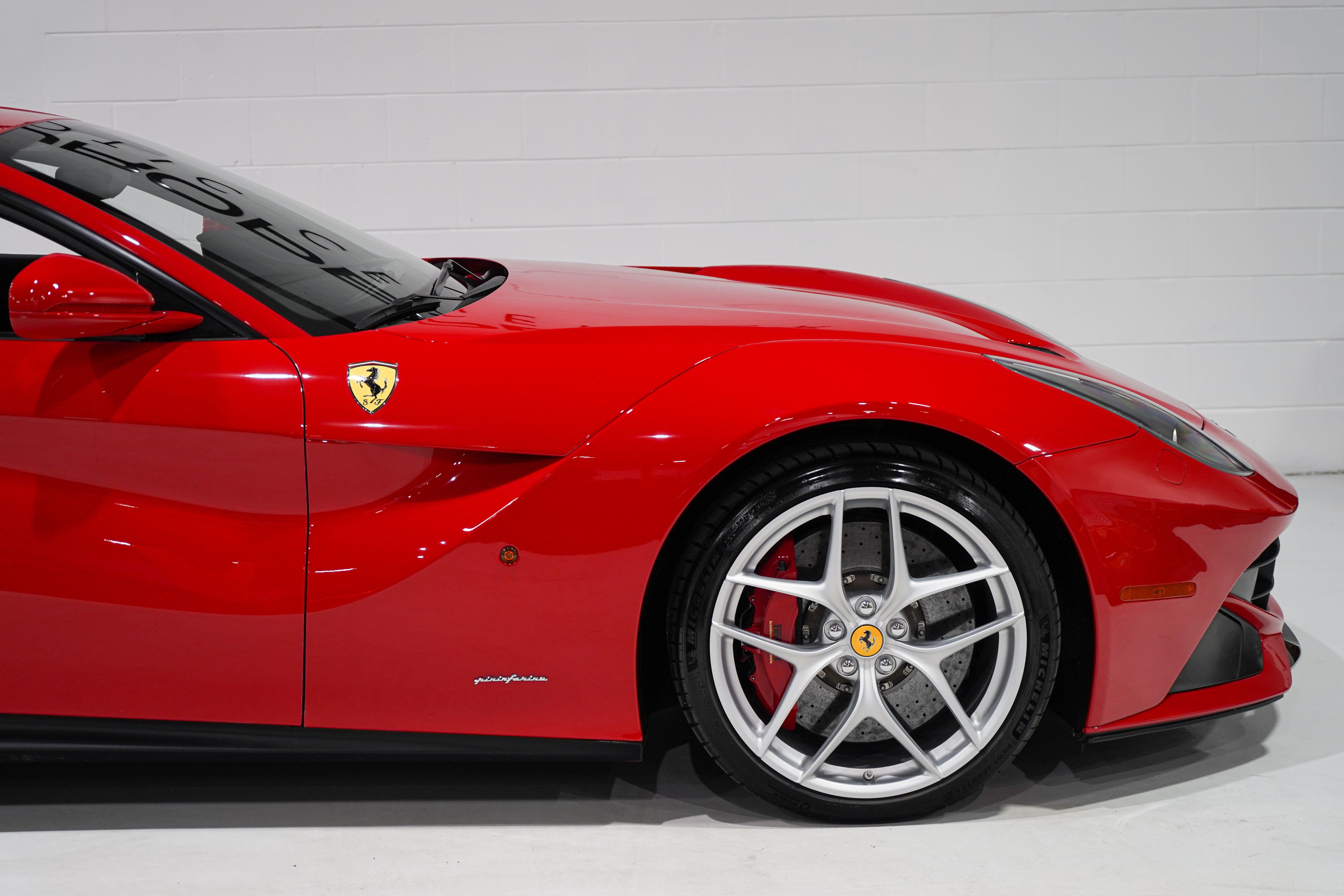Used 2015 Ferrari F12 Berlinetta RWD image 21