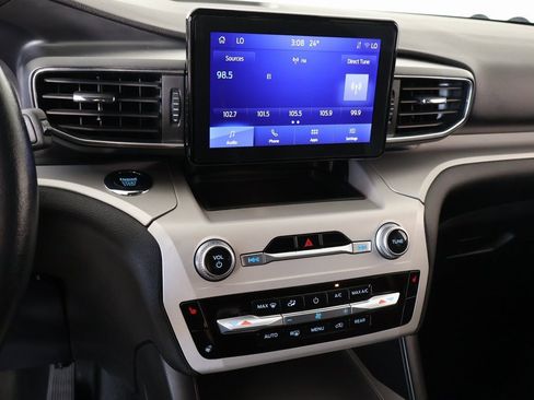 Used 2023 Ford Explorer XLT w/ Equipment Group 202A image 5