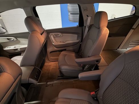 Used 2011 Chevrolet Traverse LT w/ Personal Connectivity Package image 11