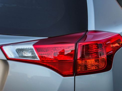 Used 2014 Toyota RAV4 Limited image 11