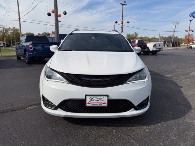 Used 2020 Chrysler Pacifica Limited FWD image 24