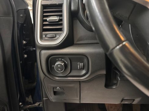 Used 2020 RAM 1500 Big Horn AWD/4WD image 18
