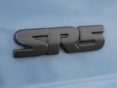 Used 2021 Toyota Tundra SR5 w/ SR5 Upgrade Package image 17