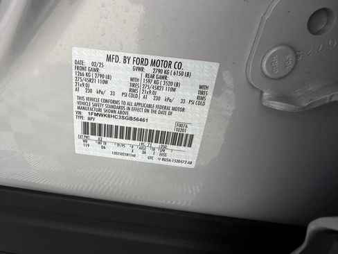 Used 2025 Ford Explorer Platinum w/ Ultimate Package AWD/4WD image 37