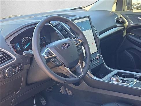 Used 2024 Ford Edge SEL w/ Convenience Package image 8