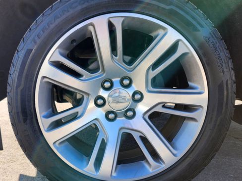 Used 2015 Cadillac Escalade Premium image 9