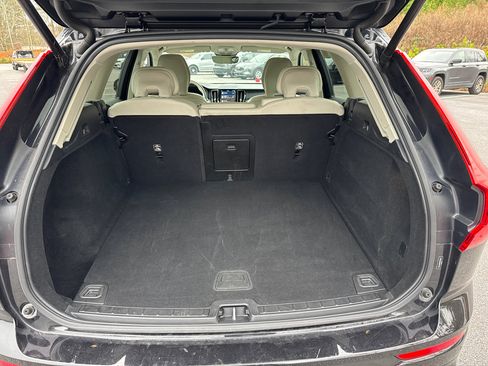 Used 2024 Volvo XC60 B5 Core image 18