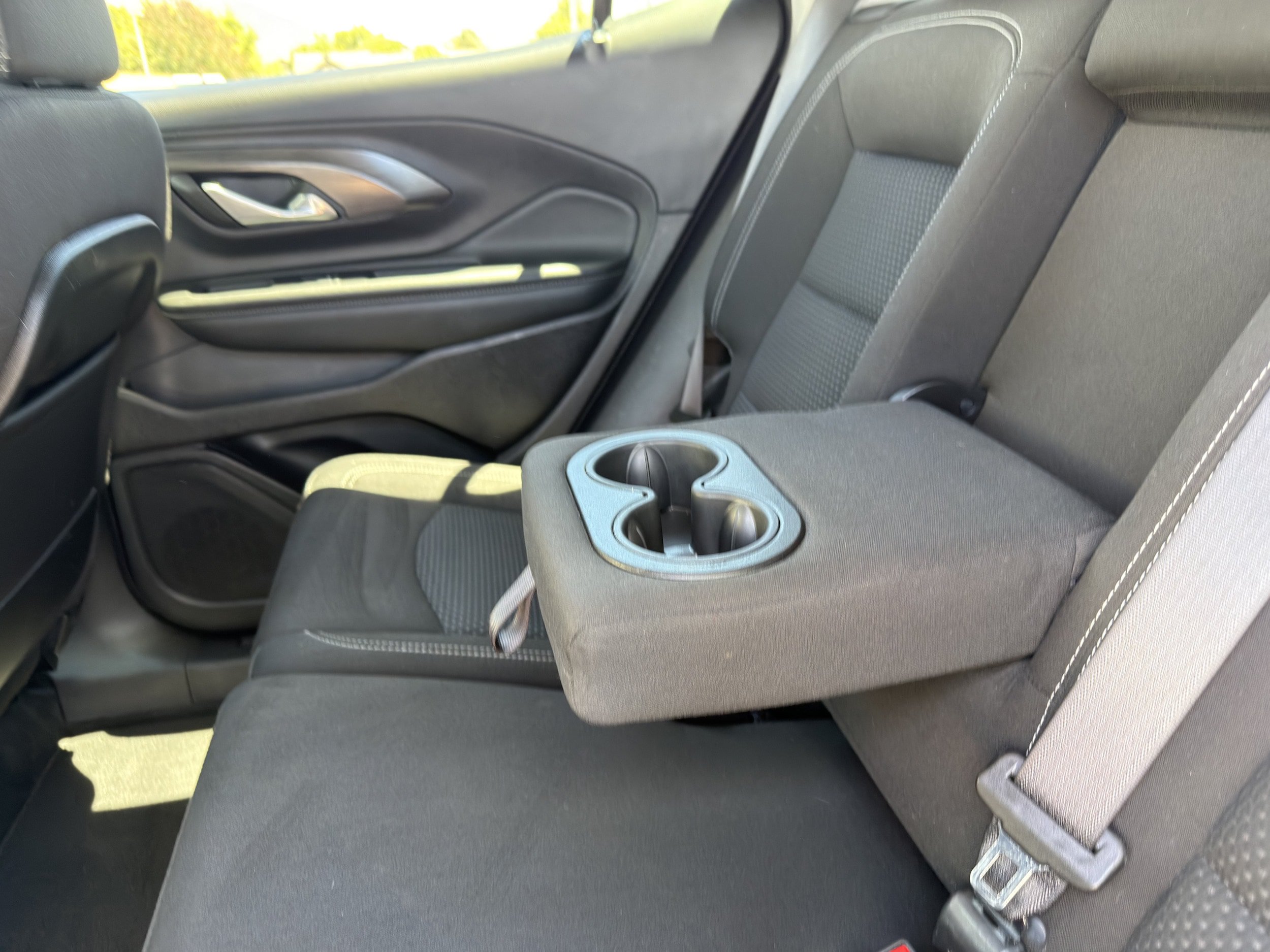 Used 2024 GMC Terrain SLE FWD image 19