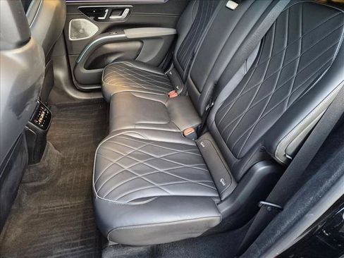Used 2023 Mercedes-Benz EQS 580 4MATIC SUV image 17