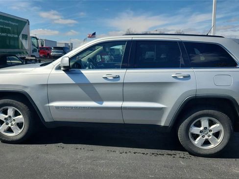 Used 2012 Jeep Grand Cherokee Laredo image 5