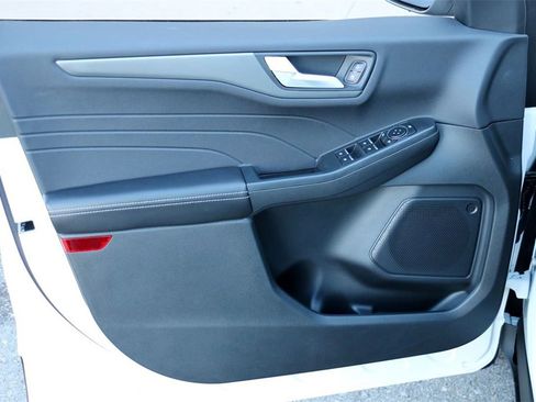 New 2025 Ford Escape SE image 14