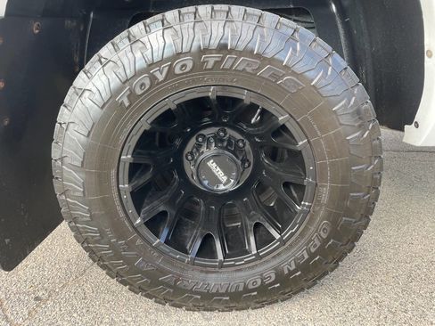 Used 2018 RAM 3500 Laramie Longhorn image 13