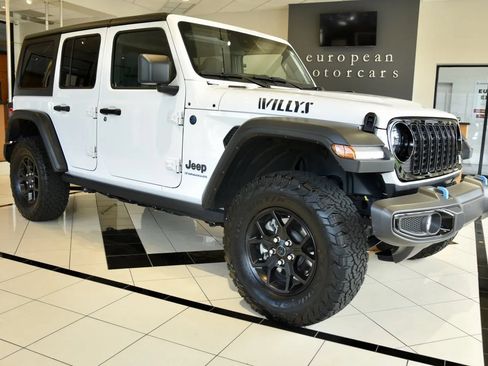 Used 2024 Jeep Wrangler Unlimited AWD/4WD image 1