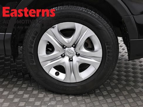 Used 2018 Toyota RAV4 LE w/ All Weather Liner Package FWD image 33