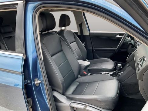 Used 2020 Volkswagen Tiguan SE w/ Panoramic Sunroof Package AWD/4WD image 10