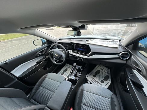 New 2025 Chevrolet Trax LT w/ Driver Confidence Package image 7
