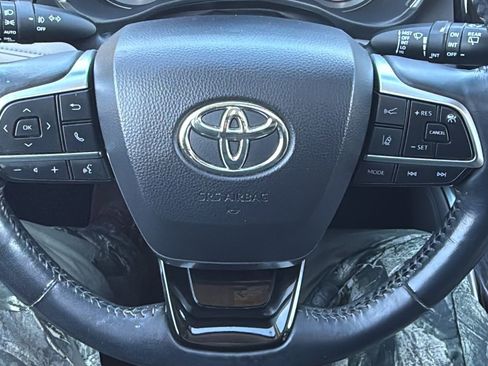 Used 2020 Toyota Highlander Limited image 13