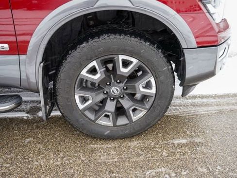 Used 2020 Nissan Titan Platinum Reserve w/ Moonroof Package image 10