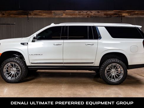 Used 2023 GMC Yukon XL Denali Ultimate image 5