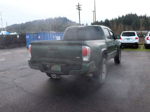 Certified 2022 Toyota Tacoma TRD Off-Road image 5