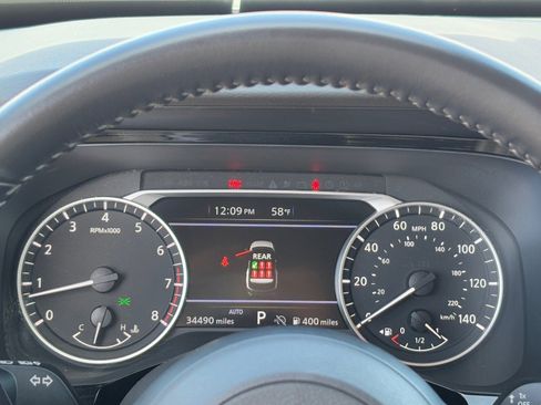 Used 2025 Nissan Pathfinder SV image 21