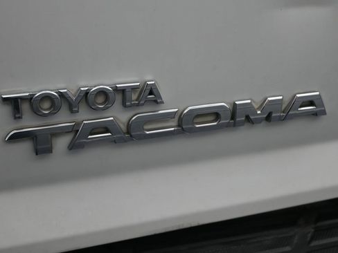 Used 2013 Toyota Tacoma PreRunner image 29