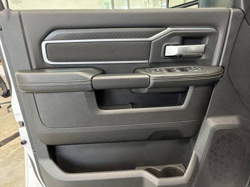 Used 2025 RAM 2500 Big Horn AWD/4WD image 19