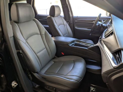 Used 2024 Buick Enclave Premium AWD/4WD image 28