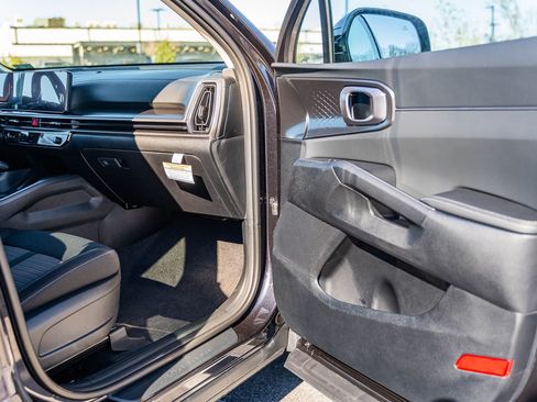New 2026 Kia Sorento LX FWD image 8