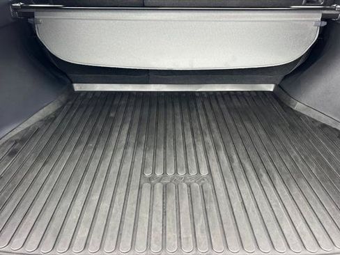 Certified 2023 Toyota Venza XLE AWD/4WD image 16
