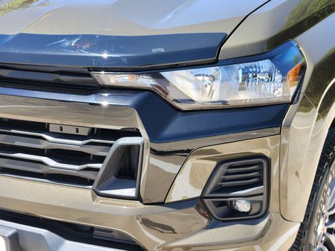 Used 2023 Chevrolet Colorado LT w/ LT Convenience Package II AWD/4WD image 9