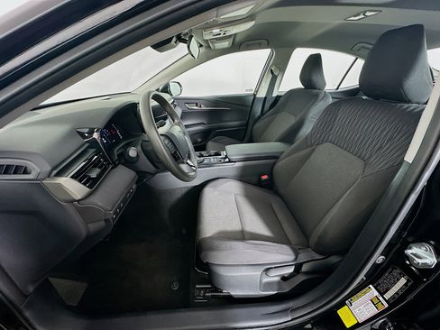 Used 2025 Toyota Camry LE image 13