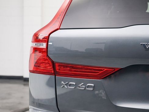 Used 2020 Volvo XC60 T8 Inscription w/ Protection Package Premier image 10