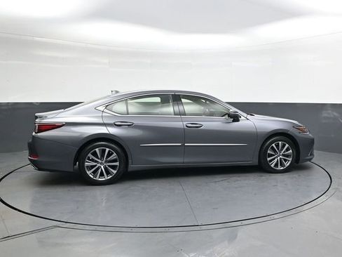 Used 2019 Lexus ES 350 Luxury image 3