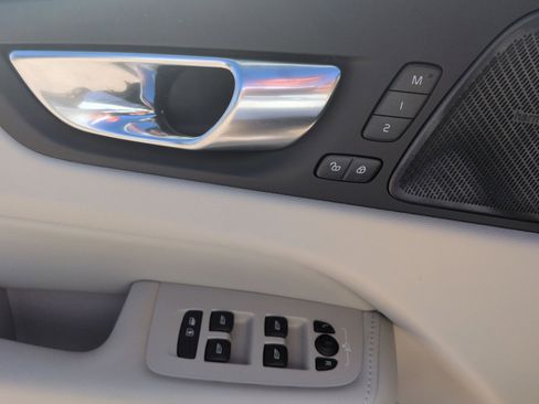 New 2025 Volvo XC60 T8 Plus w/ Protection Package Premier image 15