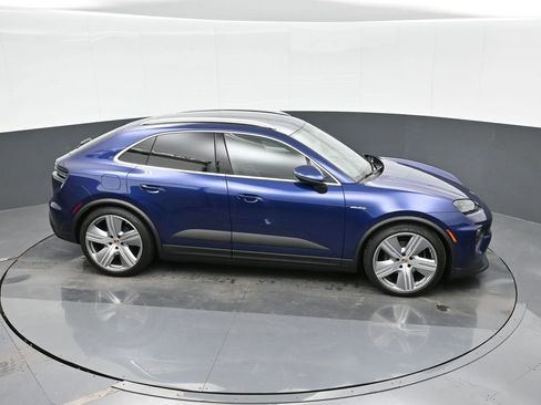 New 2025 Porsche Macan 4 Electric image 31