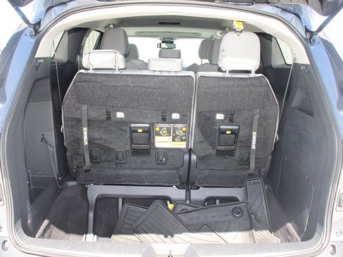 Certified 2025 Toyota Sienna LE w/ LE Plus Package FWD image 14