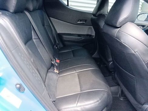 Used 2019 Toyota C-HR XLE FWD image 28